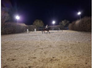 Reitplatz bei Nacht